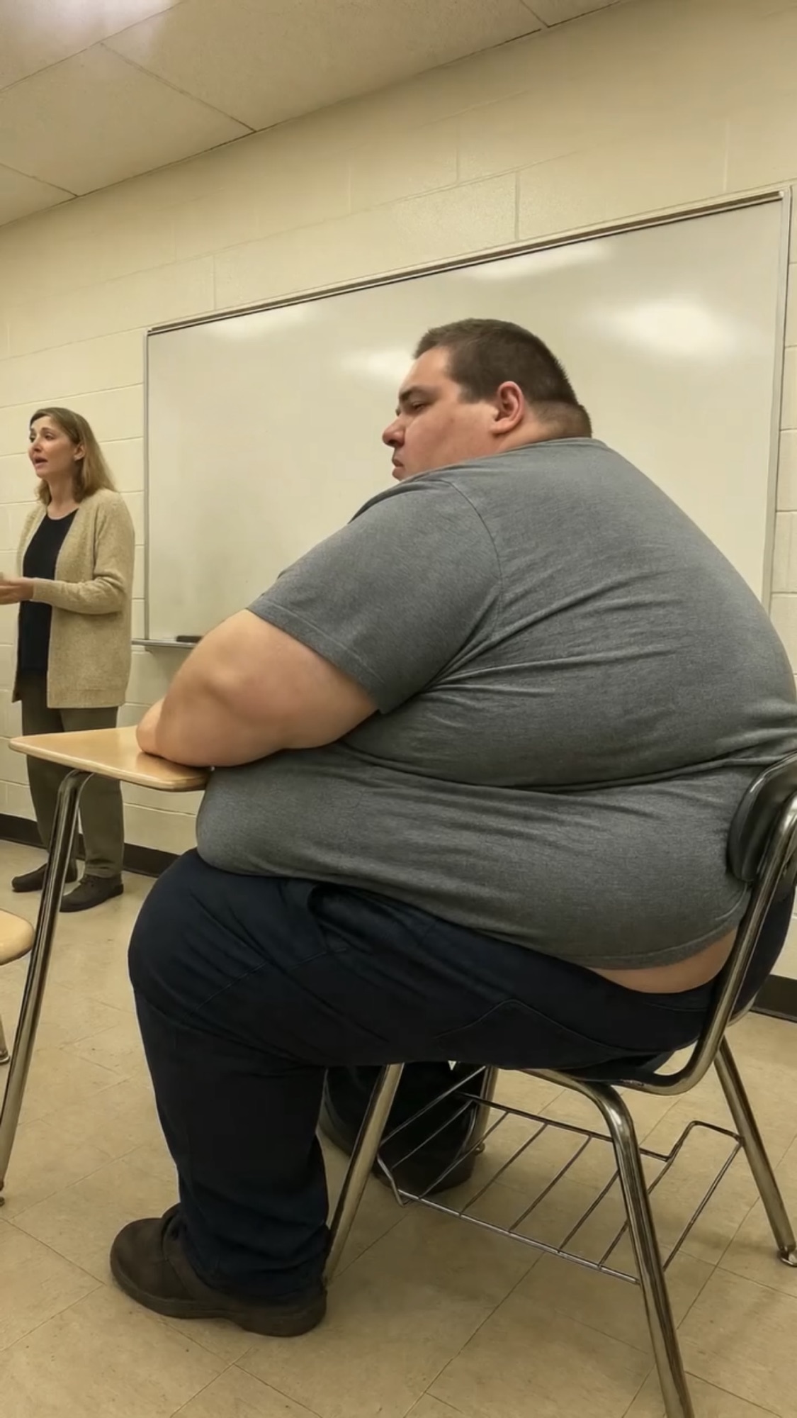 About the Difficulties Faced by Obese People ( ai vids )
